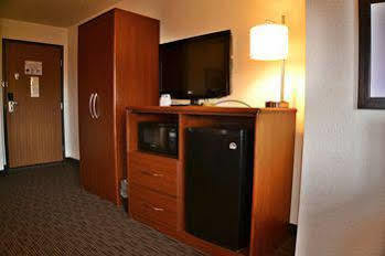Americinn By Wyndham Hotel
